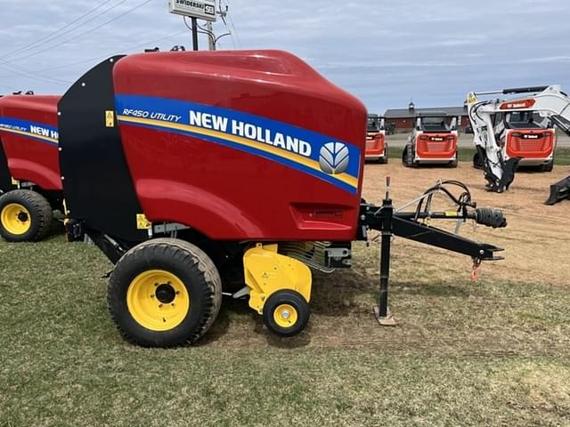 Image of New Holland RF450 Utility equipment image 3