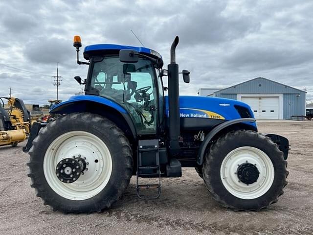 Image of New Holland T7050 equipment image 3