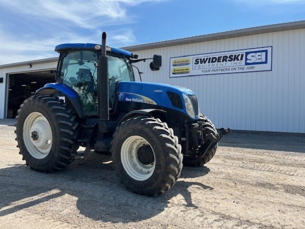 Main image New Holland T7070