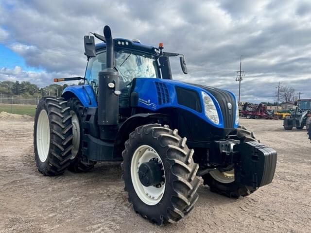 Image of New Holland T8.320 equipment image 2