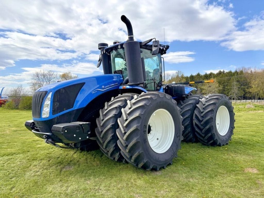 2024 New Holland T9.520 Equipment Image0