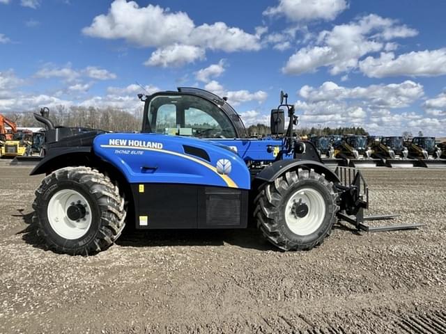 Image of New Holland TH7.42 equipment image 1