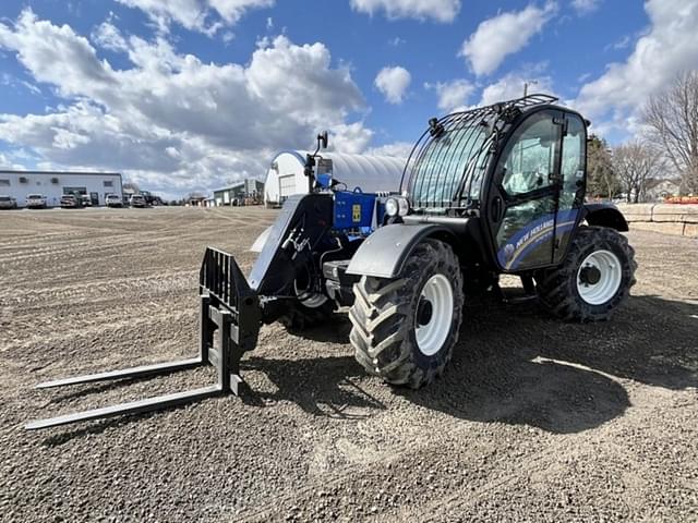 Image of New Holland TH7.42 equipment image 2