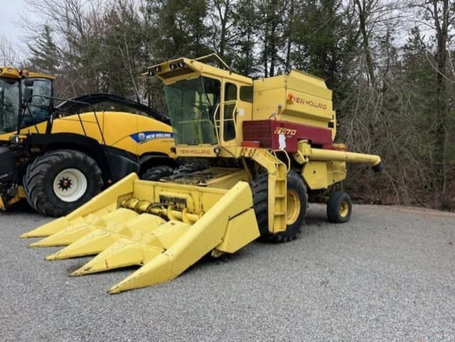 Image of New Holland TR70 equipment image 3