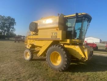 New Holland TR88 Equipment Image0