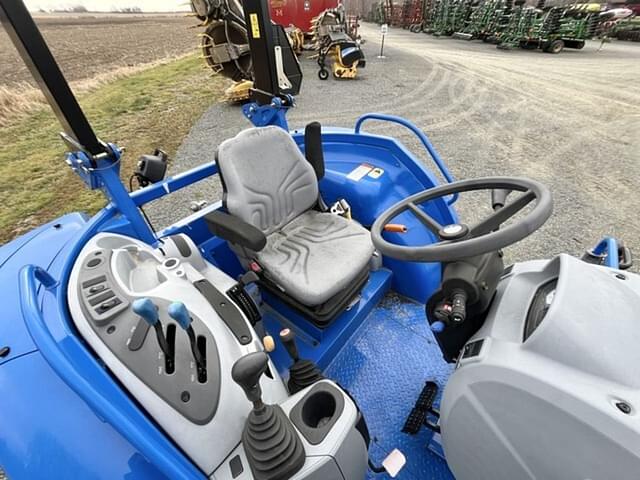 Image of New Holland TS6.120 equipment image 3