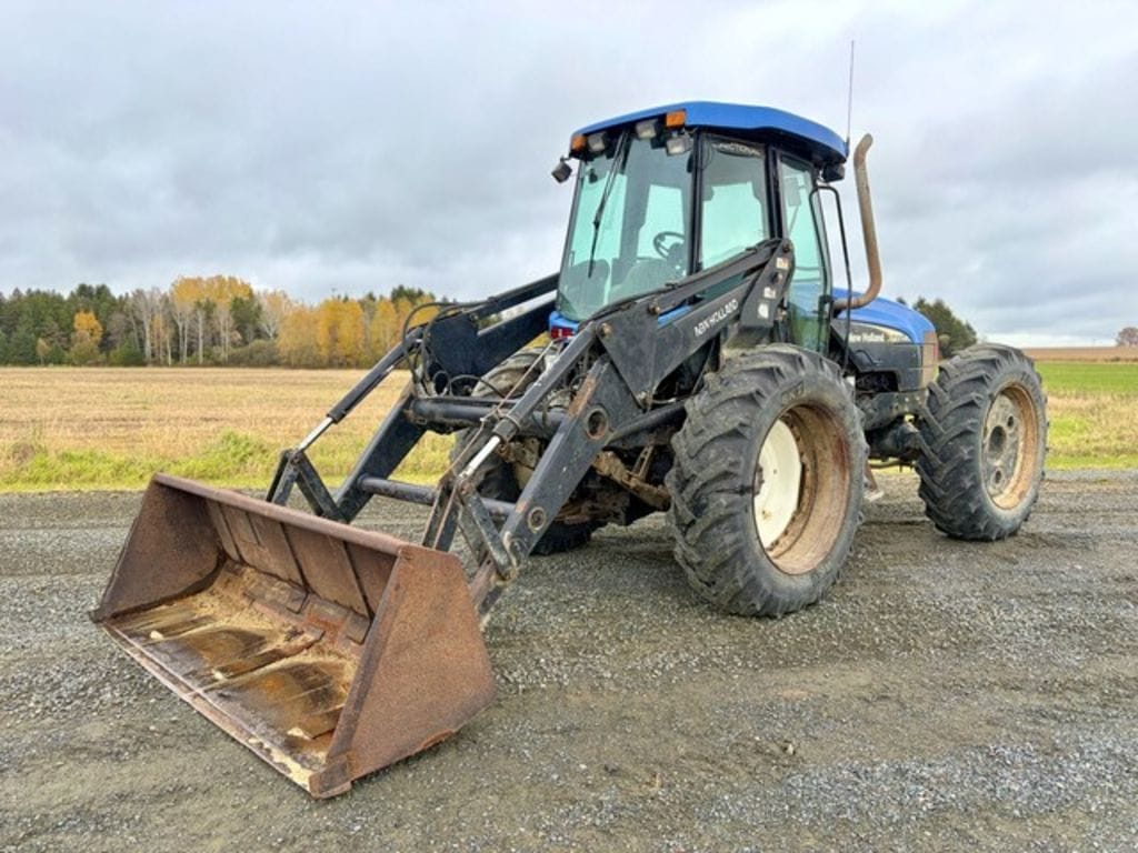 2004 New Holland TV145 Equipment Image0