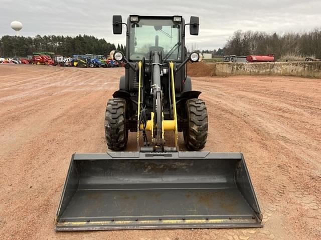 Image of New Holland W50C equipment image 1