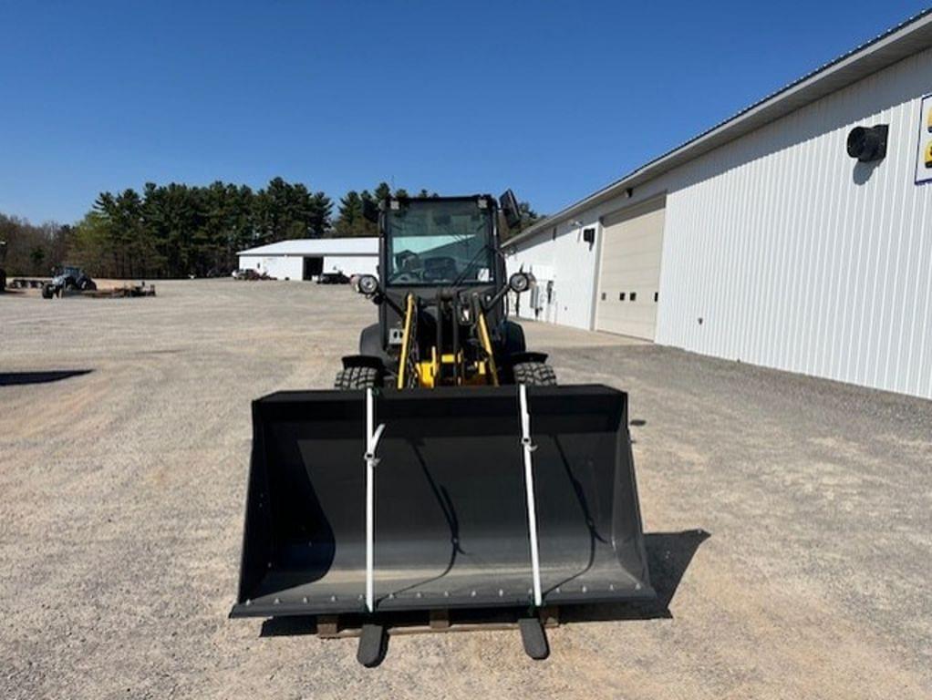 Image of New Holland W80C Image 1