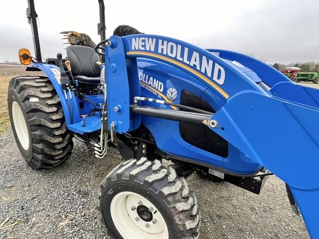 Image of New Holland Workmaster 35 equipment image 2