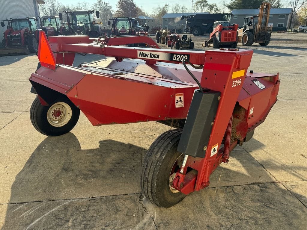 New Idea 5209 Equipment Image0