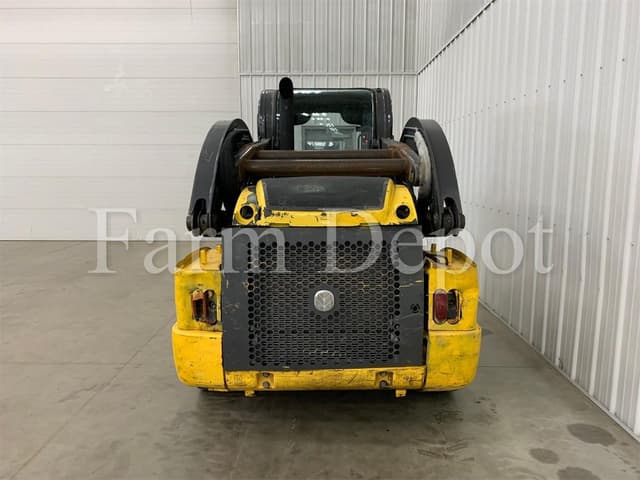 Image of New Holland L225 equipment image 3