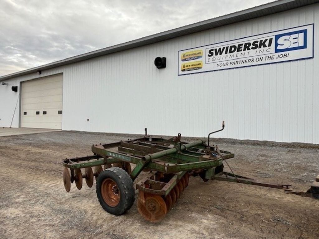 Oliver 252 Equipment Image0