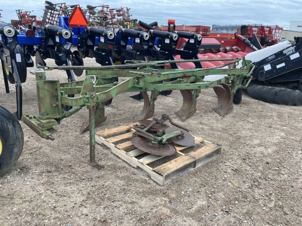 Oliver Plow Master Equipment Image0