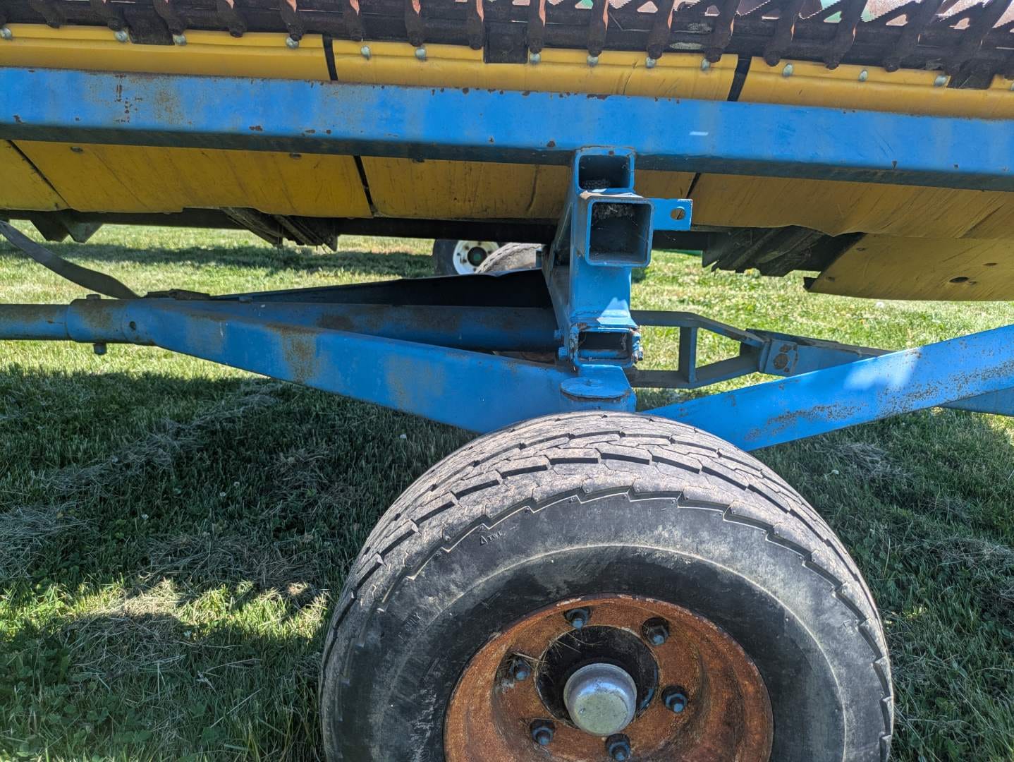 Undetermined Header Trailer Equipment Image0