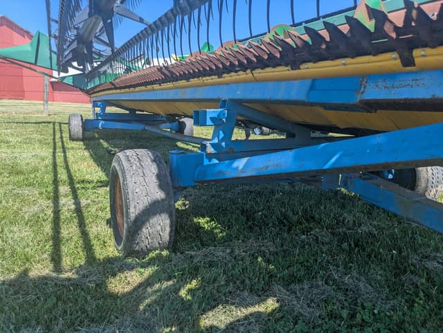 Image of Undetermined Header Trailer equipment image 1