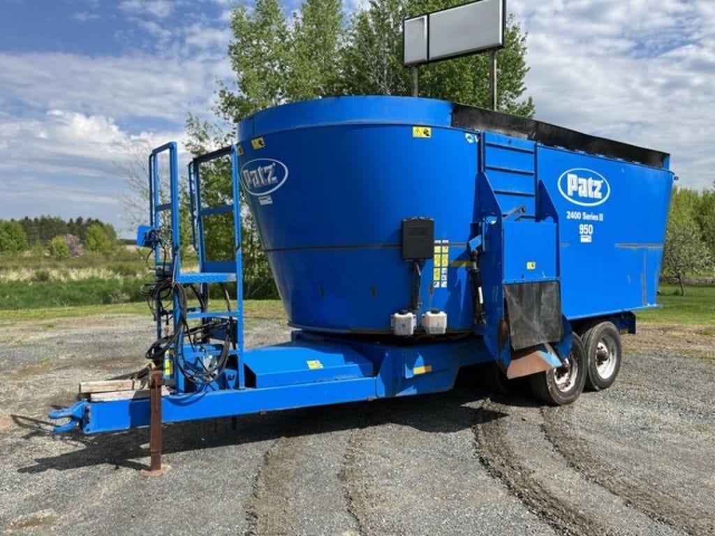 2017 Patz 2400 Series II 950 Equipment Image0