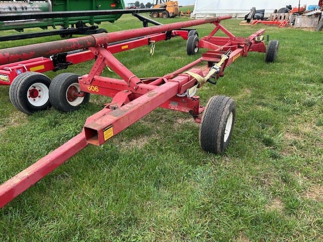 Pequea 606 Equipment Image0