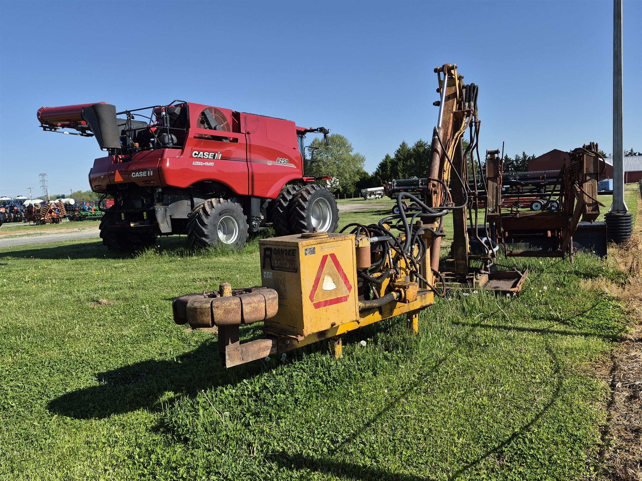 Roanoke G-195 Equipment Image0