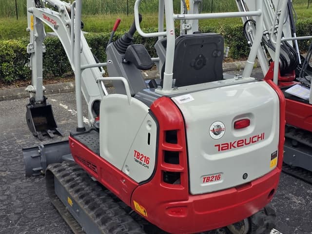 Image of Takeuchi TB216 equipment image 4