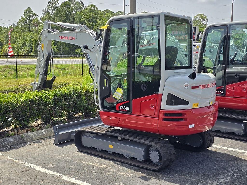 Image of Takeuchi TB240 Image 0