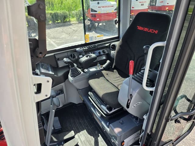 Image of Takeuchi TB240 equipment image 4
