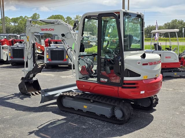 Image of Takeuchi TB240 equipment image 3