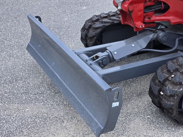 Image of Takeuchi TB240 equipment image 4