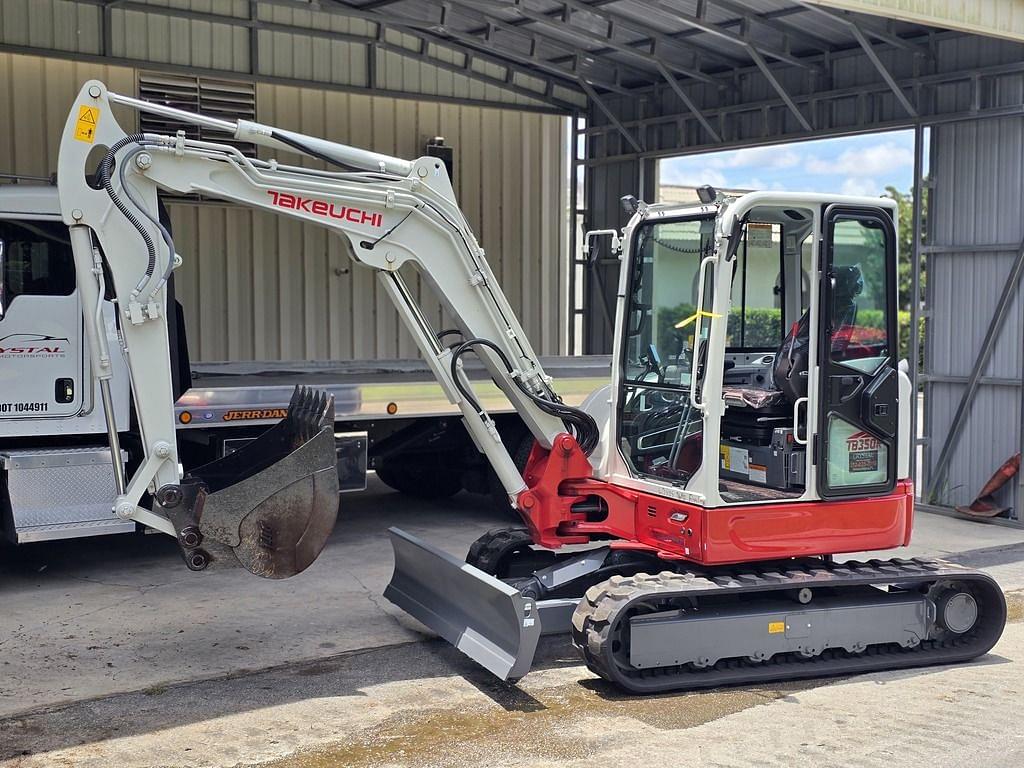 Image of Takeuchi TB350R Image 0