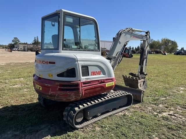 Image of Takeuchi TB240 equipment image 1