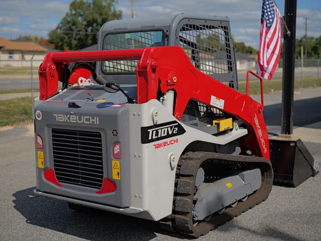 Image of Takeuchi TL10V2 equipment image 3