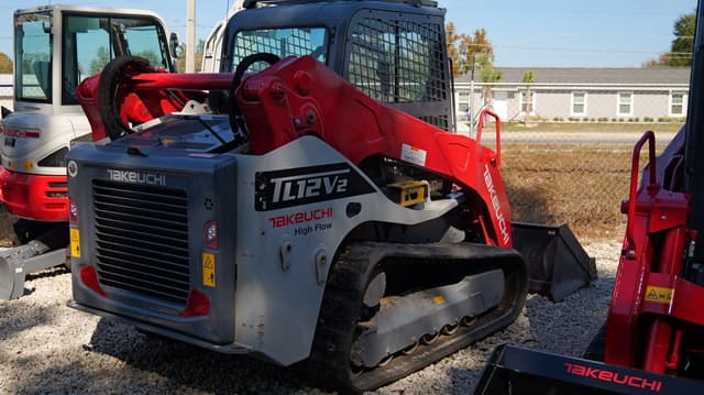 Image of Takeuchi TL12V2 equipment image 3