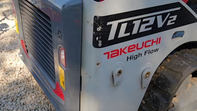 Image of Takeuchi TL12V2 equipment image 4