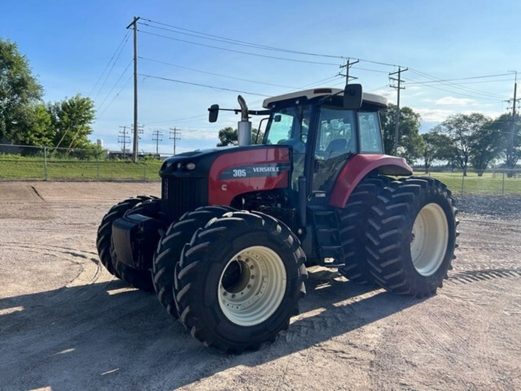 Versatile 305 Equipment Image0
