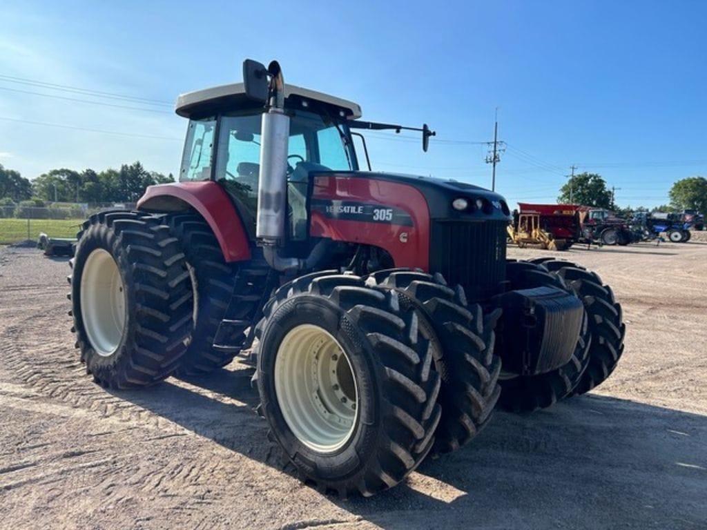 Versatile 305 Equipment Image0