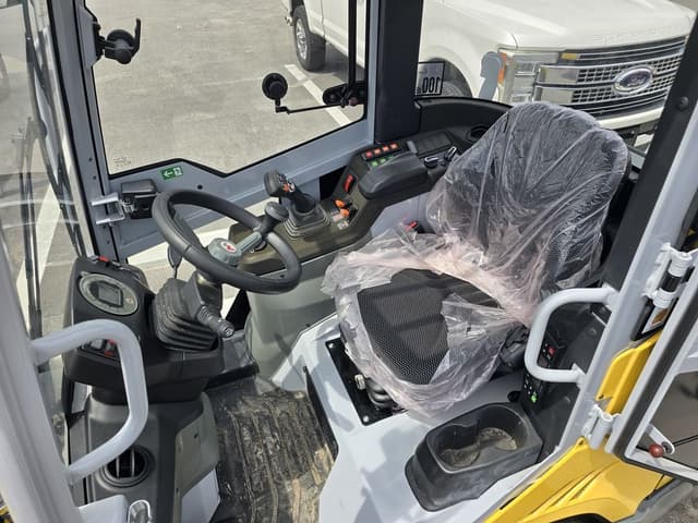 Image of Wacker Neuson WL28 equipment image 2