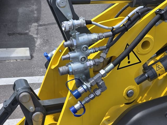 Image of Wacker Neuson WL28 equipment image 3