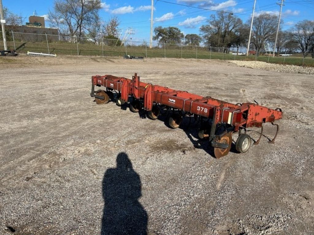 White 378 Equipment Image0