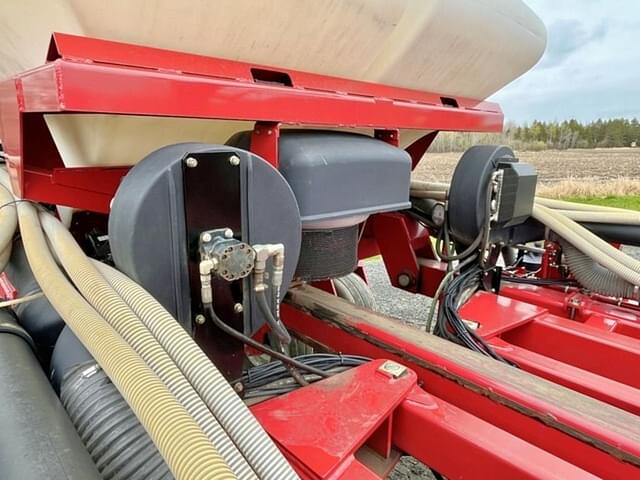 Image of White 8516 equipment image 4