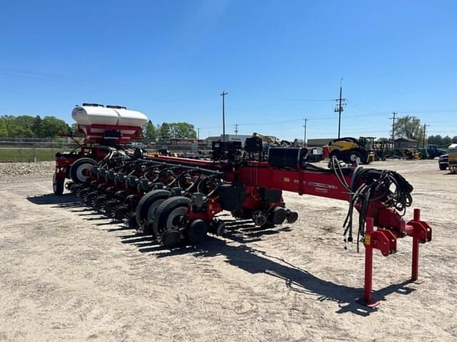 Image of White 8824 equipment image 3