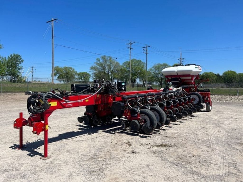 Main image White 8824