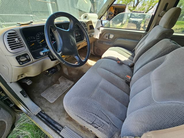 Image of Chevrolet 2500 equipment image 3
