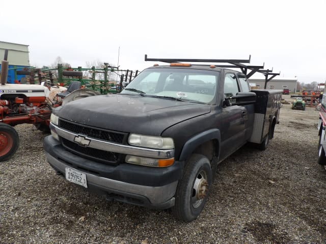 2000 Chevrolet 3500 Equipment Image0