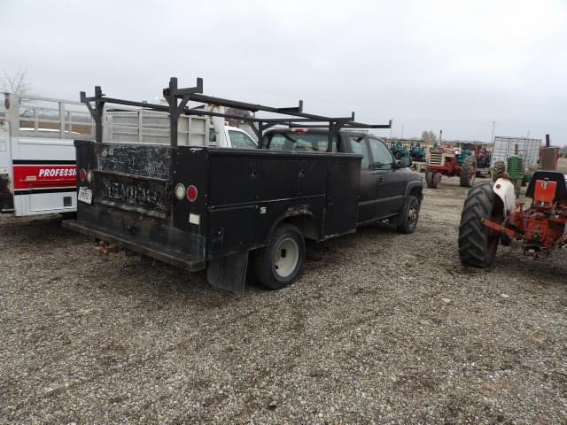 Image of Chevrolet 3500 equipment image 3