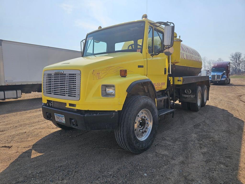 Image of Freightliner FL106 Primary image
