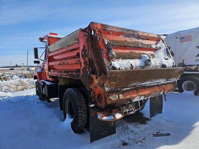 Image of International Navistar equipment image 2