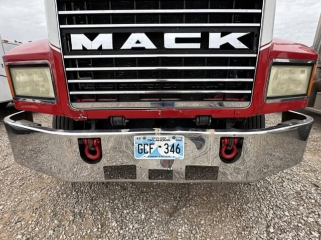 Image of Mack CH613 equipment image 3