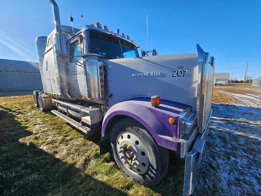 Image of Western Star 4900E Primary image