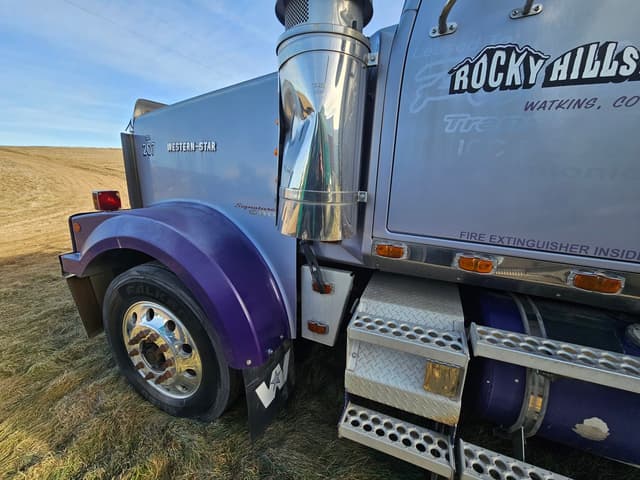 Image of Western Star 4900E equipment image 4