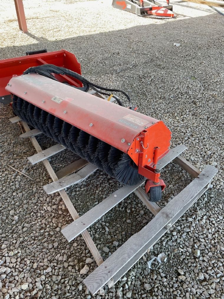 Kubota V5260 Equipment Image0